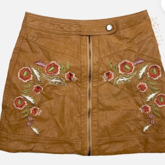 FREE PEOPLE Alanis Moto Mini Skirt Size 6 Embroidered Boho Western Cowgirl - Picture 1 of 9